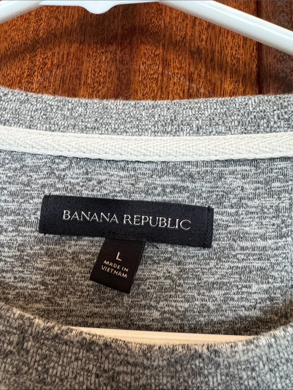 Banana Republic Men's Light Heather Gray Crewneck Sweater